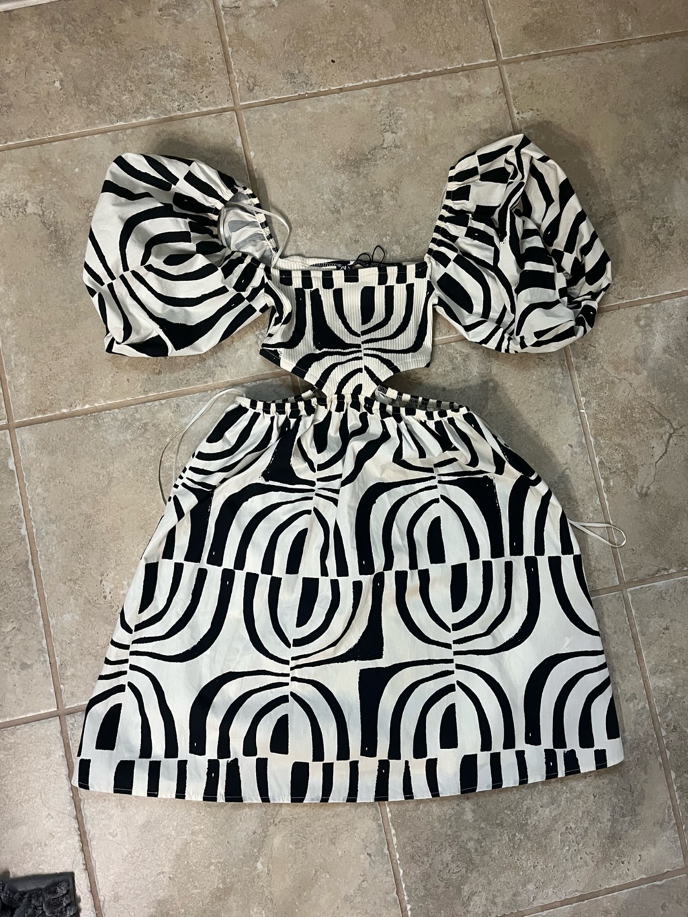 Zara Black & Cream Ribbed Striped dress